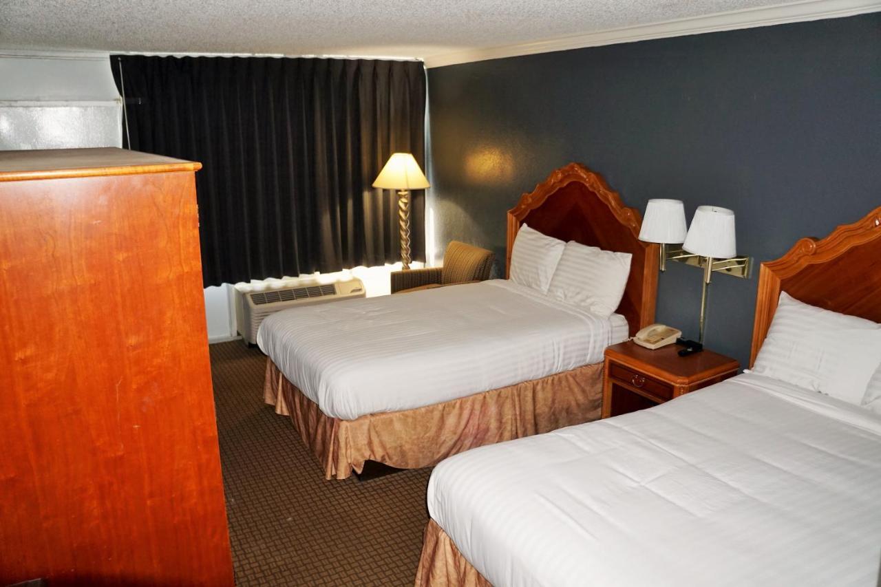 Hotel Elev8 Conroe Exteriör bild