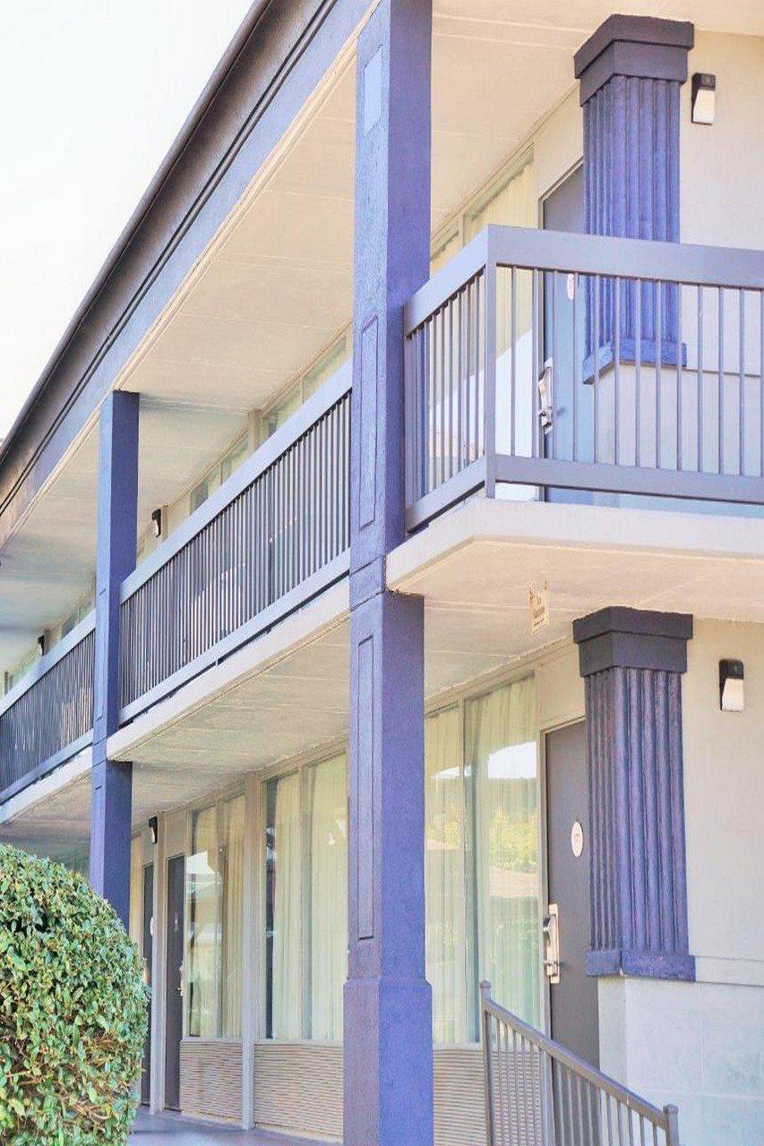 Hotel Elev8 Conroe Exteriör bild