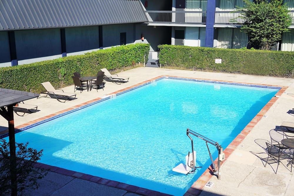Hotel Elev8 Conroe Exteriör bild